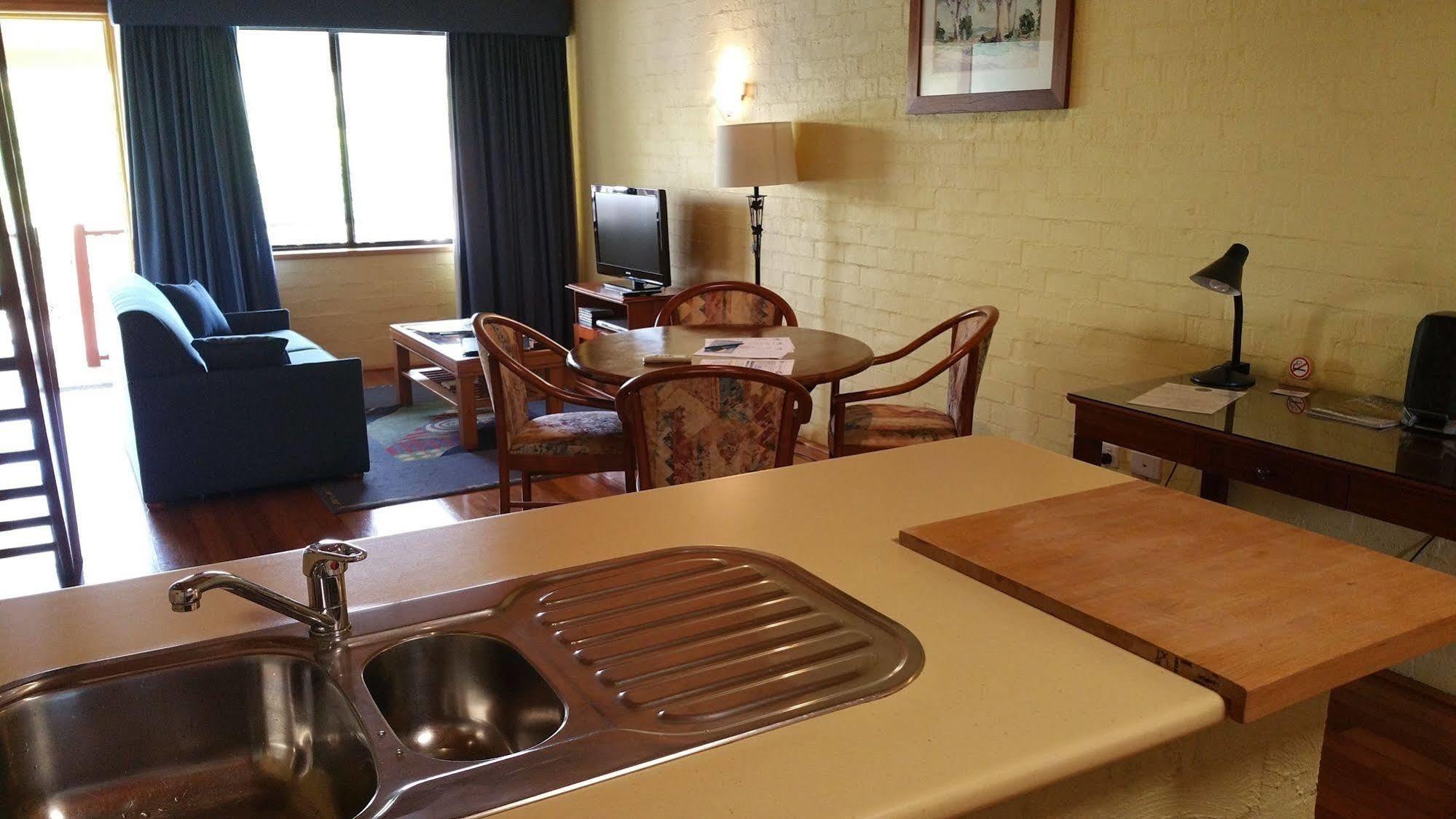 Great Escape Lofts Aparthotel Gloucester Εξωτερικό φωτογραφία